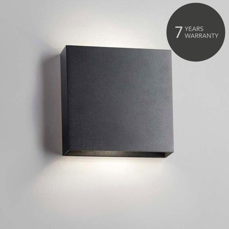 Kompakt Up-Down W3 LED Væglampe Sort 3000K fra Light-Point