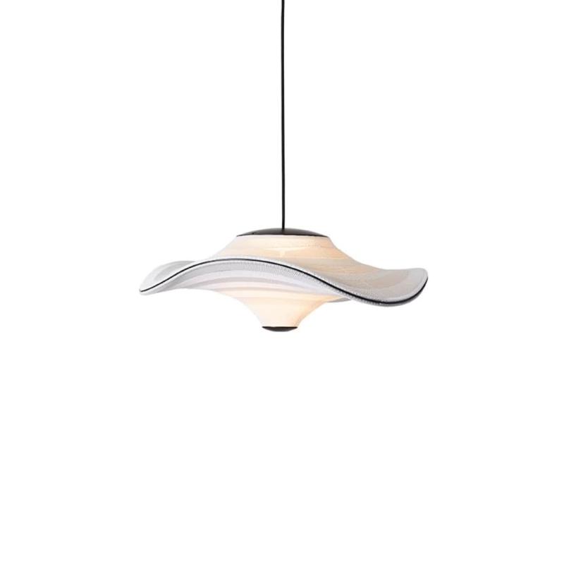 Flying Pendel Ø58 i Ivory Hvid - Elegant Spisebordslampe