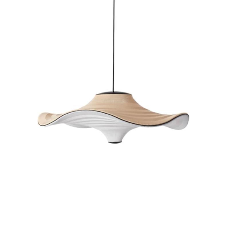 Flying Pendel ø78 i Gylden Sand - Elegant Spisebordslampe