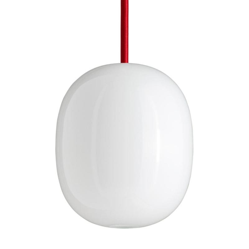 Superæg 200 Pendel M Rød Ledning - Elegant Spisebordslampe